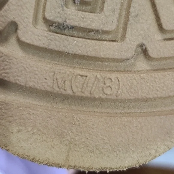 French Connection Womens Chunky Slippers Indoor/Outdoor Faux Fur Sz 7/8 EUC - Picture 3 of 11